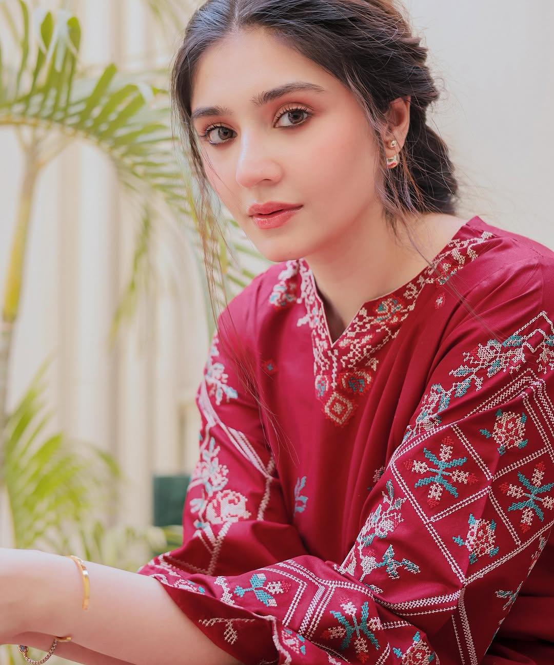 EIRA Embroidered Co-ord Set ( FARSHI SHALWAR)
