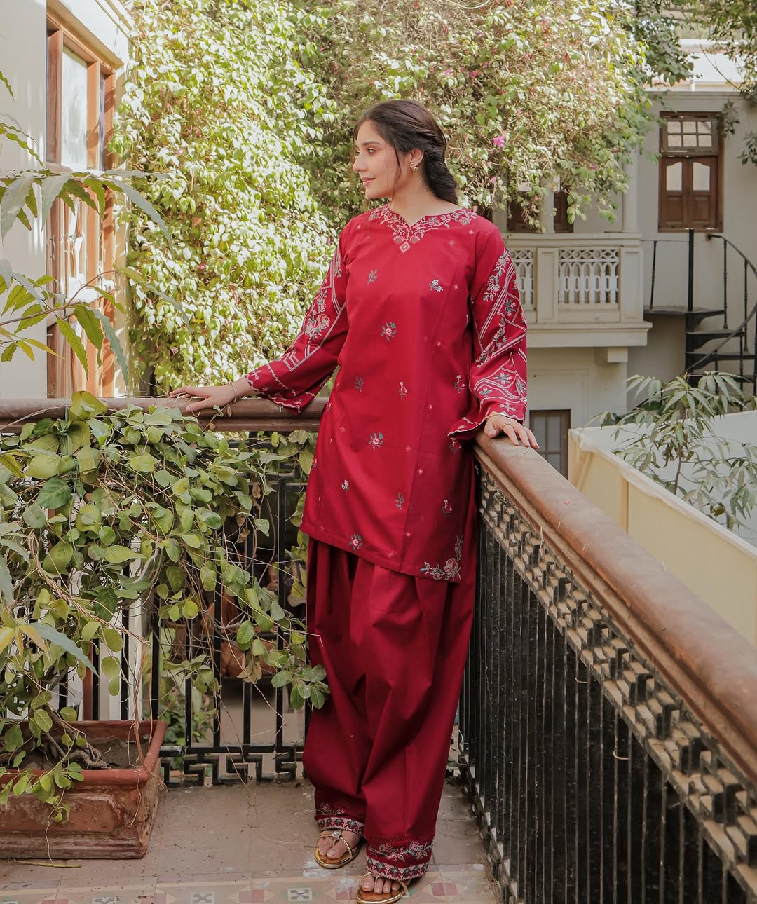 EIRA Embroidered Co-ord Set ( FARSHI SHALWAR)